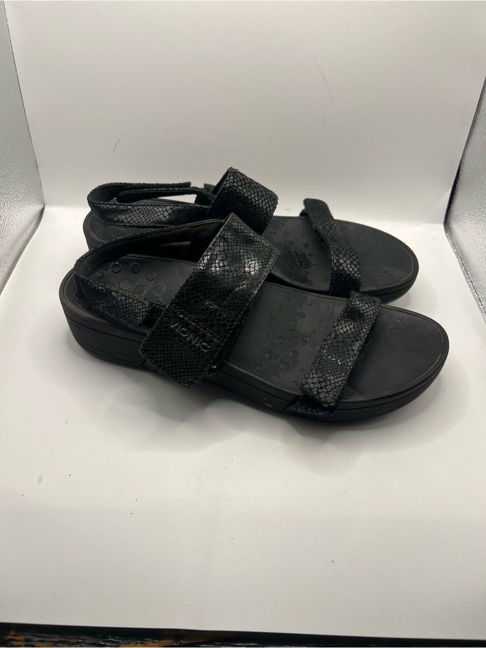 Vionic Black‎ Textured Strap Sandals - Picture 6 of 9
